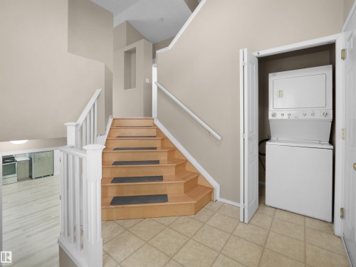 3576 Mclean Crescent, Edmonton, AB - Indoor