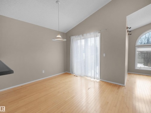 3576 Mclean Crescent, Edmonton, AB - Indoor Photo Showing Other Room