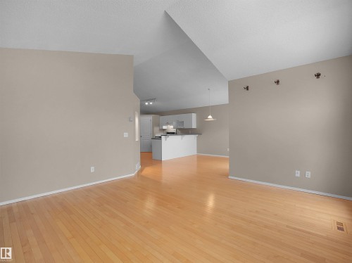 3576 Mclean Crescent, Edmonton, AB - Indoor Photo Showing Other Room