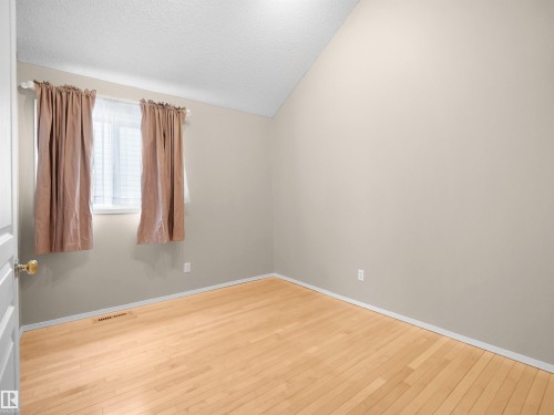 3576 Mclean Crescent, Edmonton, AB - Indoor Photo Showing Other Room