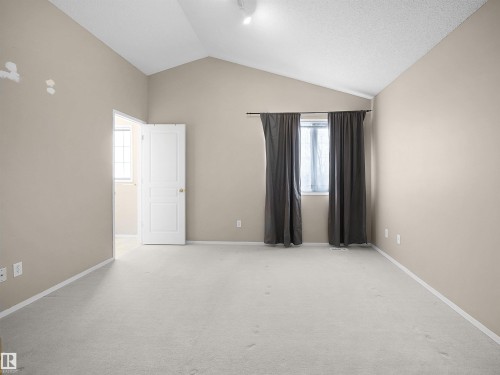 3576 Mclean Crescent, Edmonton, AB - Indoor Photo Showing Other Room