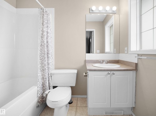 3576 Mclean Crescent, Edmonton, AB - Indoor Photo Showing Bathroom