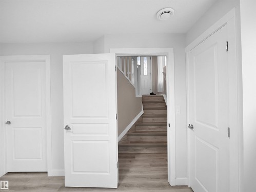 3576 Mclean Crescent, Edmonton, AB - Indoor Photo Showing Other Room