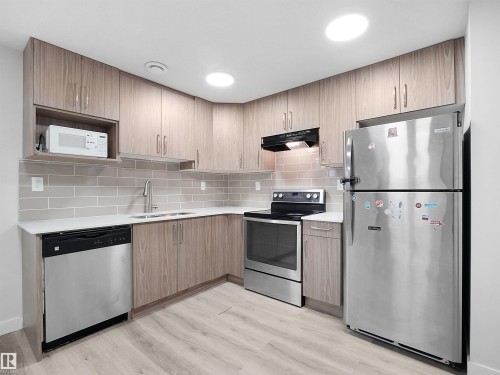 3576 Mclean Crescent, Edmonton, AB - Indoor Photo Showing Kitchen With Stainless Steel Kitchen