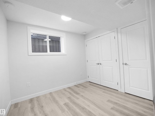 3576 Mclean Crescent, Edmonton, AB - Indoor Photo Showing Other Room