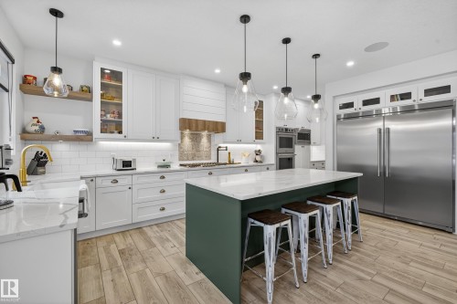4470 Suzanna Crescent, Edmonton, AB - Indoor Photo Showing Kitchen With Upgraded Kitchen