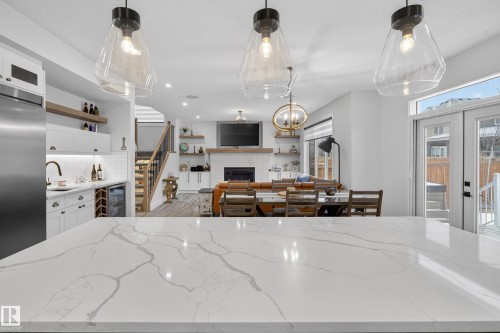 4470 Suzanna Crescent, Edmonton, AB - Indoor