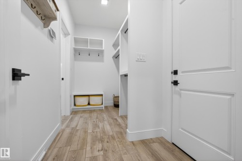 4470 Suzanna Crescent, Edmonton, AB - Indoor Photo Showing Other Room
