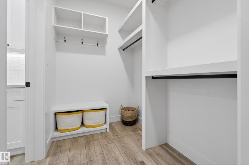 4470 Suzanna Crescent, Edmonton, AB - Indoor