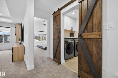 4470 Suzanna Crescent, Edmonton, AB - Indoor Photo Showing Laundry Room