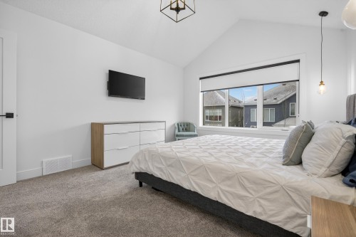 4470 Suzanna Crescent, Edmonton, AB - Indoor Photo Showing Bedroom