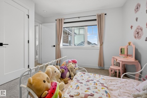 4470 Suzanna Crescent, Edmonton, AB - Indoor Photo Showing Bedroom