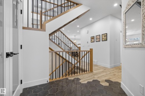 4470 Suzanna Crescent, Edmonton, AB - Indoor Photo Showing Other Room