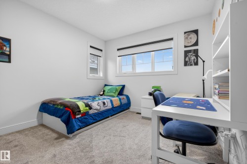 4470 Suzanna Crescent, Edmonton, AB - Indoor Photo Showing Bedroom