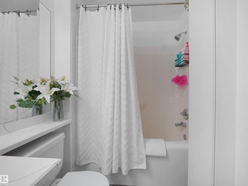 306 111 Edwards Drive, Edmonton, AB - Indoor Photo Showing Bathroom