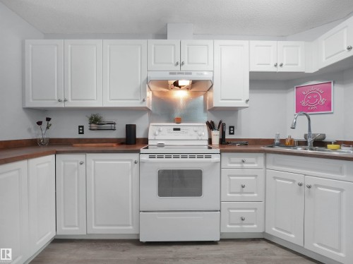 306 111 Edwards Drive, Edmonton, AB - Indoor Photo Showing Kitchen