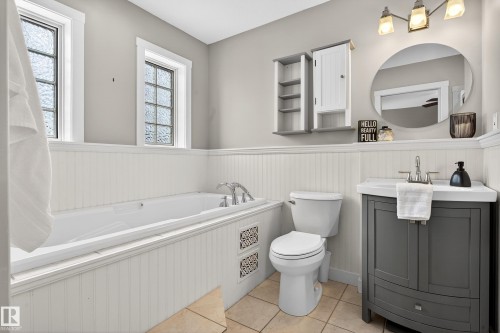 1904 Towne Centre Boulevard, Edmonton, AB - Indoor Photo Showing Bathroom