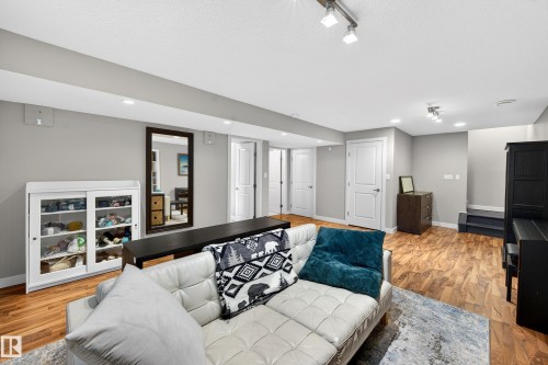 1904 Towne Centre Boulevard, Edmonton, AB - Indoor