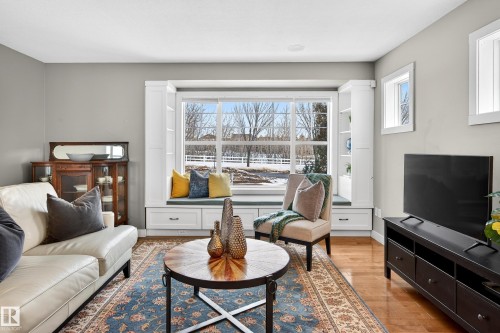 1904 Towne Centre Boulevard, Edmonton, AB - Indoor Photo Showing Living Room