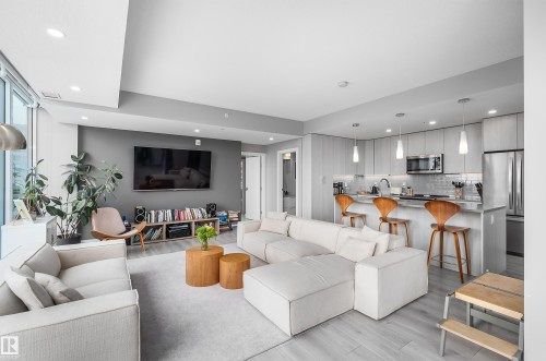 1700 10180 103 Street, Edmonton, AB - Indoor Photo Showing Living Room