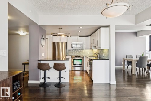 703 10046 117 Street, Edmonton, AB - Indoor Photo Showing Kitchen