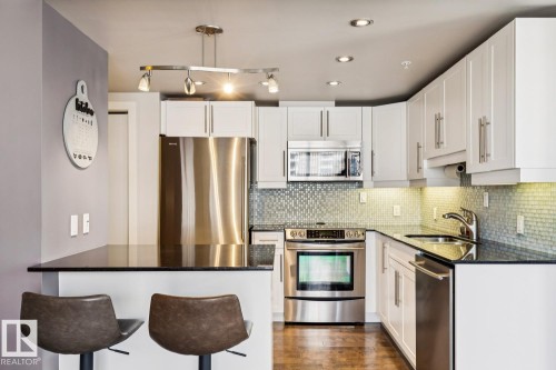 703 10046 117 Street, Edmonton, AB - Indoor Photo Showing Kitchen With Upgraded Kitchen