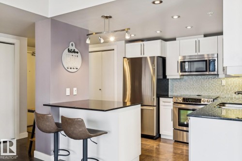 703 10046 117 Street, Edmonton, AB - Indoor Photo Showing Kitchen With Upgraded Kitchen
