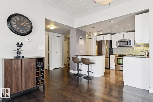 703 10046 117 Street, Edmonton, AB - Indoor Photo Showing Kitchen With Upgraded Kitchen
