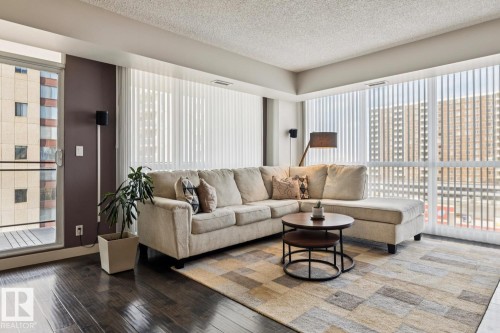 703 10046 117 Street, Edmonton, AB - Indoor Photo Showing Living Room