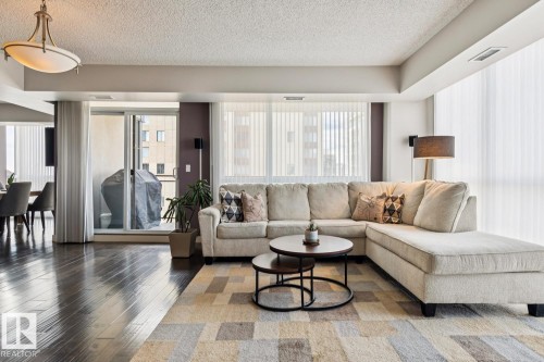 703 10046 117 Street, Edmonton, AB - Indoor Photo Showing Living Room