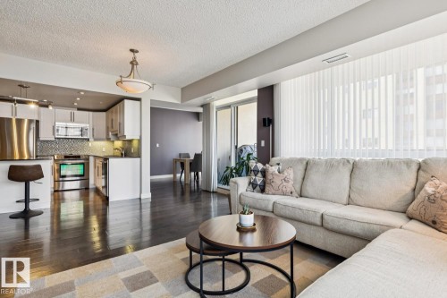 703 10046 117 Street, Edmonton, AB - Indoor Photo Showing Living Room