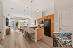 423 10147 112 Street  Edmonton, AB T5K 1M1