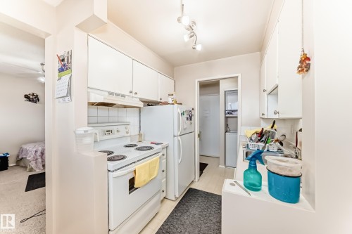 104 11455 41 Avenue, Edmonton, AB - Indoor Photo Showing Kitchen