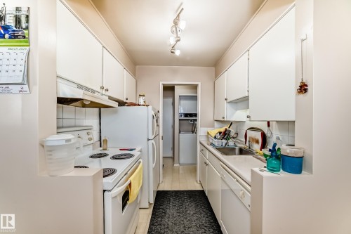 104 11455 41 Avenue, Edmonton, AB - Indoor Photo Showing Kitchen
