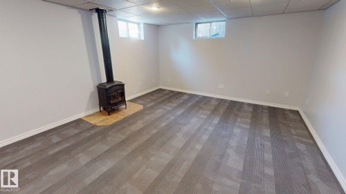 3718 103B Street, Edmonton, AB - Indoor