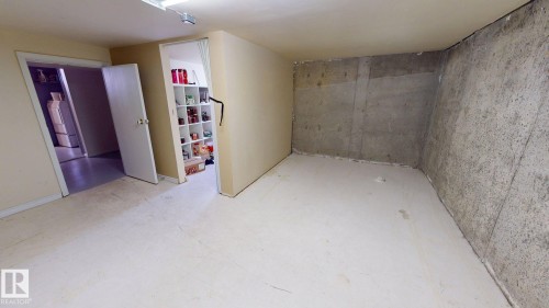 3718 103B Street, Edmonton, AB - Indoor