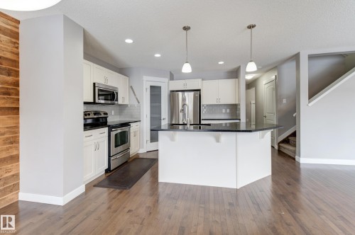475 Reed Crescent, Leduc, AB - Indoor Photo Showing Kitchen With Stainless Steel Kitchen With Upgraded Kitchen