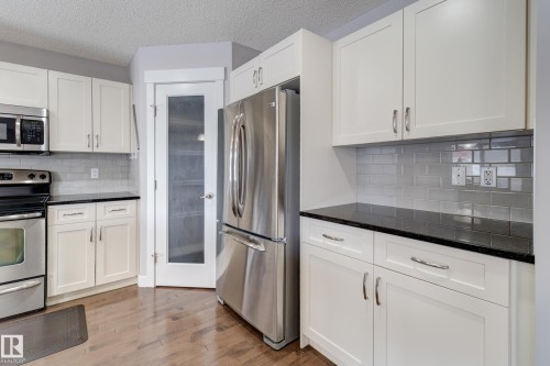 475 Reed Crescent, Leduc, AB - Indoor Photo Showing Kitchen With Stainless Steel Kitchen