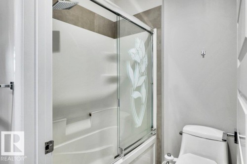 2228 22 Street, Edmonton, AB - Indoor Photo Showing Bathroom