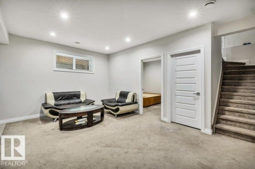 2228 22 Street, Edmonton, AB - Indoor