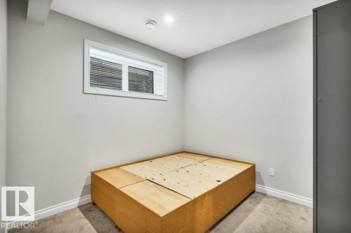 2228 22 Street, Edmonton, AB - Indoor