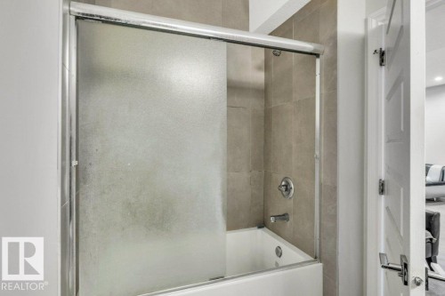 2228 22 Street, Edmonton, AB - Indoor Photo Showing Bathroom