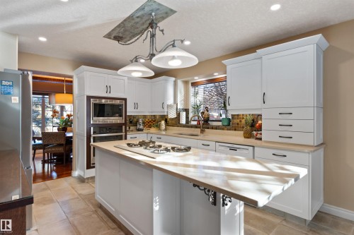 49 Berrymore Drive, St. Albert, AB - Indoor Photo Showing Kitchen