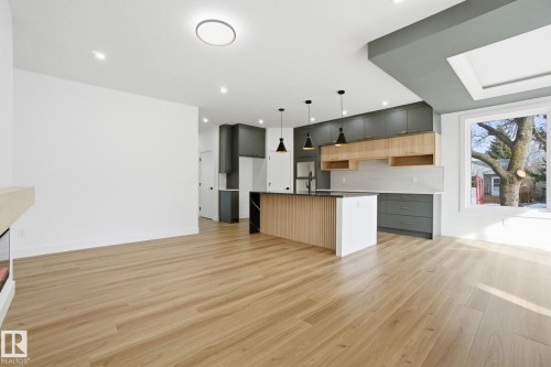7603 92 Avenue, Edmonton, AB - Indoor Photo Showing Kitchen