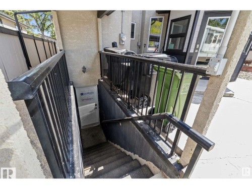 View of staircase - 9544 154 Street, Edmonton, AB 