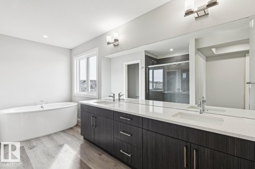 2334 Egret Way, Edmonton, AB - Indoor Photo Showing Bathroom