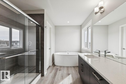 2334 Egret Way, Edmonton, AB - Indoor Photo Showing Bathroom