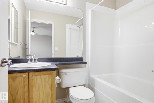 55 13825 155 Avenue, Edmonton, AB - Indoor Photo Showing Bathroom