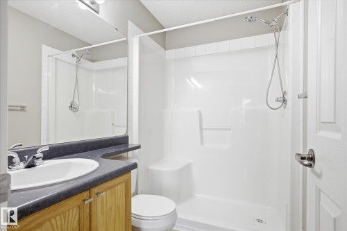55 13825 155 Avenue, Edmonton, AB - Indoor Photo Showing Bathroom