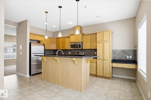 55 13825 155 Avenue, Edmonton, AB - Indoor Photo Showing Kitchen